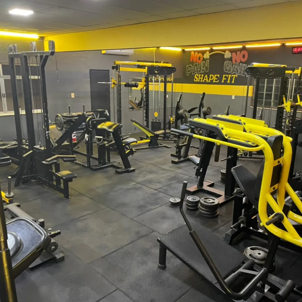 Salão completo de musculação shape fit